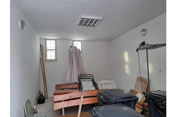 proszowicki, Koniusza, Posądza, Dom z halą, okolice Proszowic, dz. 1,19 ha