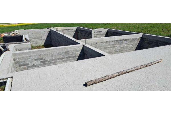 krakowski, Skała, Skała, rozpoczęta budowa na dz. 26 a.